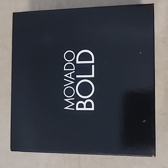 NWT!!! Gold Ladies Movado Bold - Picture 10 of 11